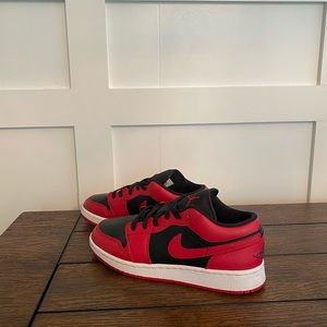 Jordan 1 low reverse weave